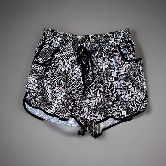 Rue 21 Girls juniors lounge shorts comfy size Medium M Black White Print - Picture 1 of 7